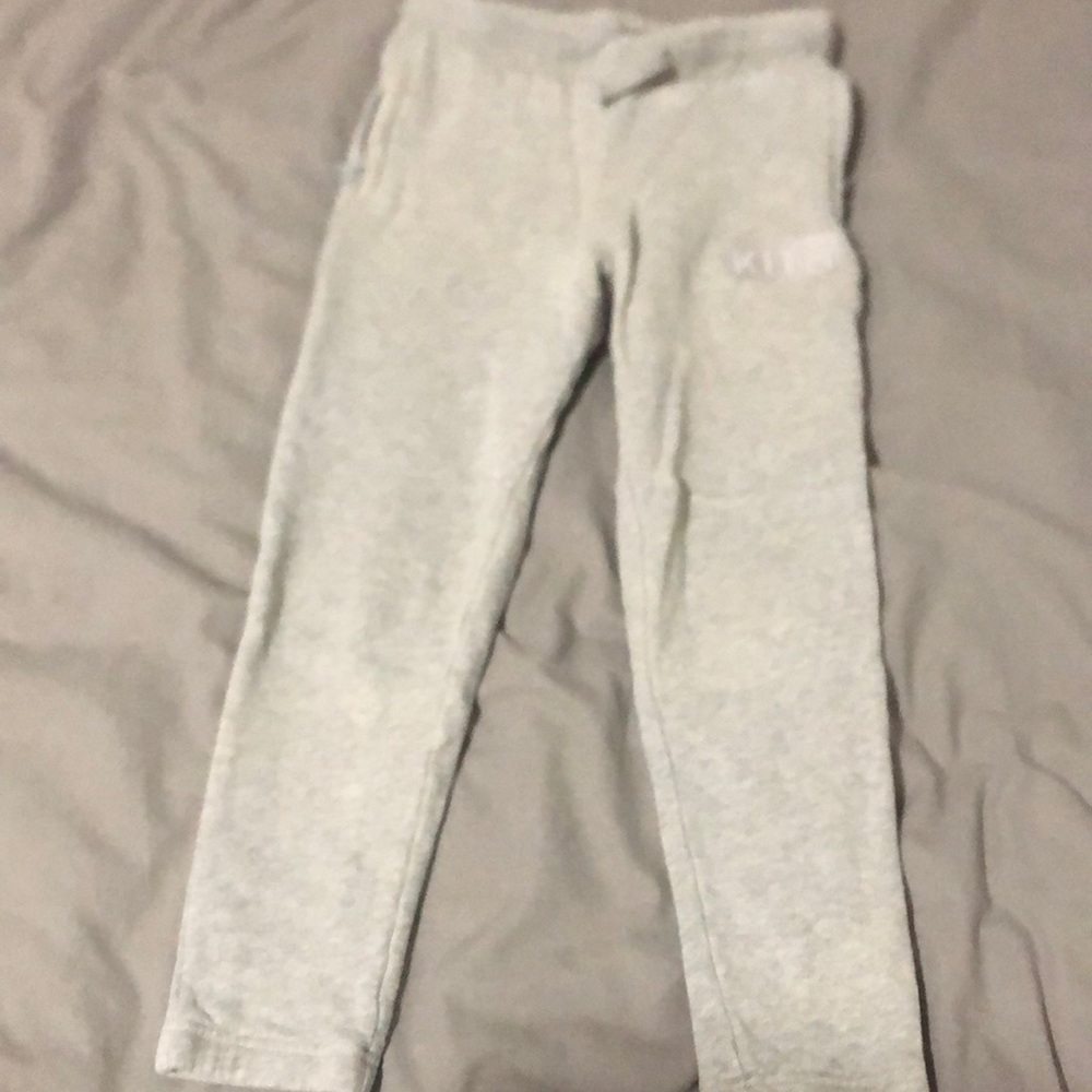 Im selling Kith pants.